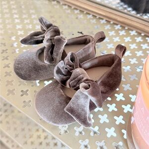 Old Navy Velvet Bow Baby Shoes - Brown